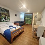 비앤비 테슬로바 3*