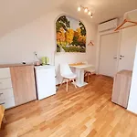 비앤비 테슬로바 3*