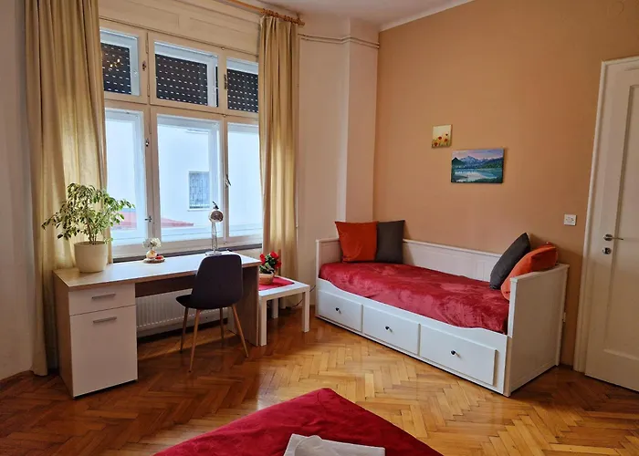 Couette-café Teslova 3*