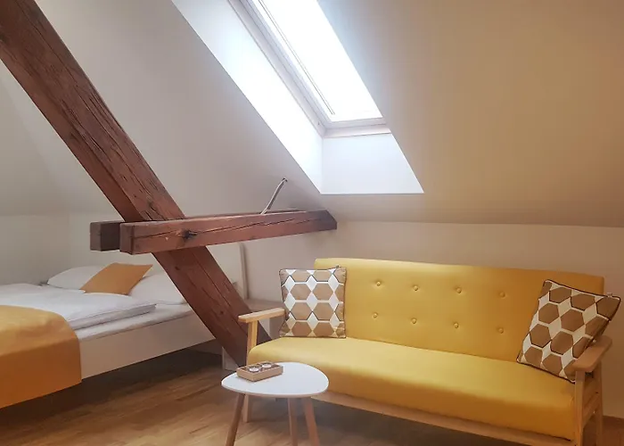 Couette-café Teslova 3*