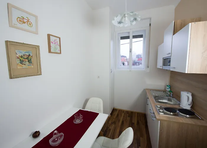 Couette-café Teslova Ljubljana