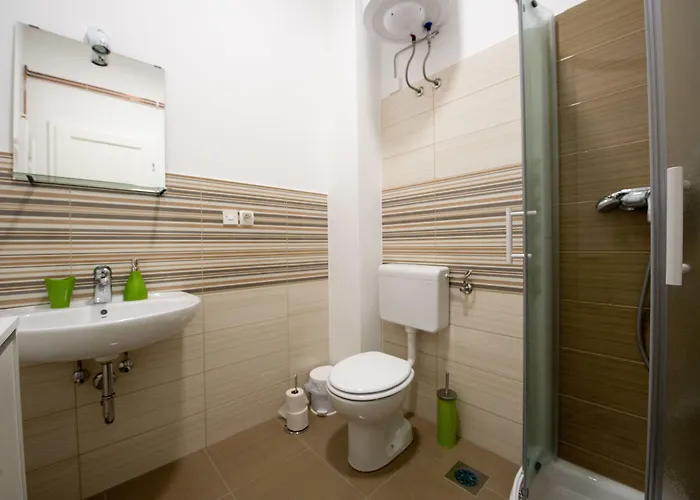 Teslova 3* Ljubljana