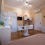 Nočitev z zajtrkom Teslova 3*