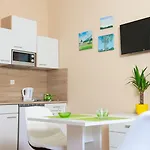 Teslova Bed & Breakfast 3*