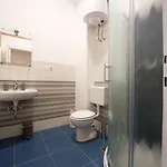 Teslova Nočitev z zajtrkom 3*