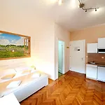 Nočitev z zajtrkom Teslova Ljubljana