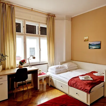 Teslova 3*