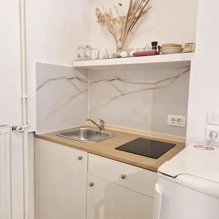 Teslova 3* Lublana