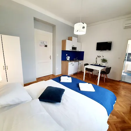 Teslova Bed & Breakfast
