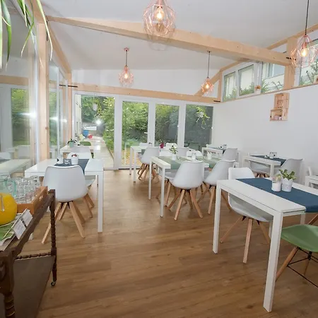 Teslova Любляна