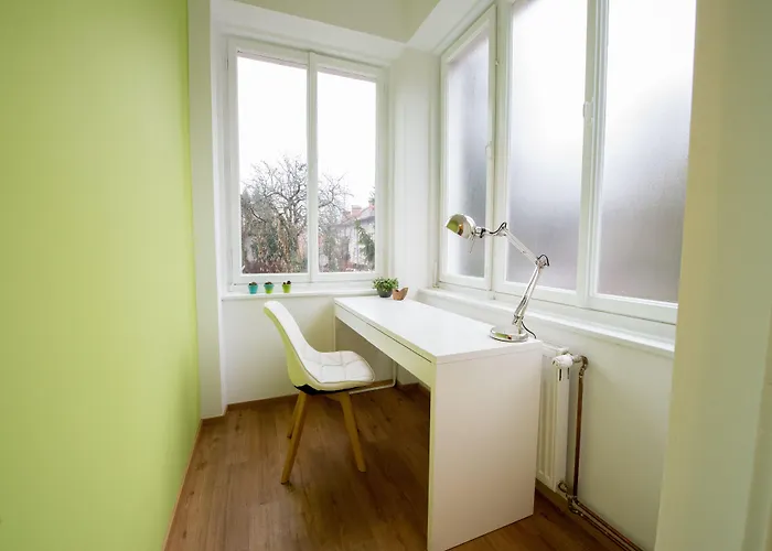 Teslova Bed and Breakfast 3*