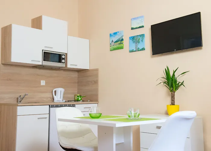 Teslova Bed and breakfast 3*