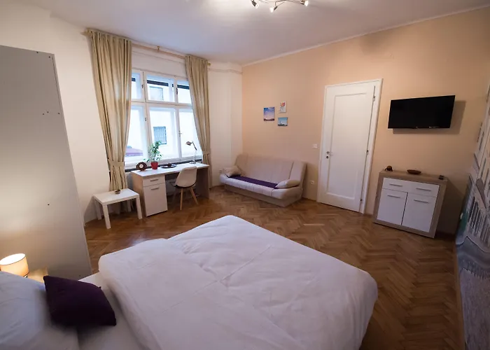 Teslova Bed and Breakfast