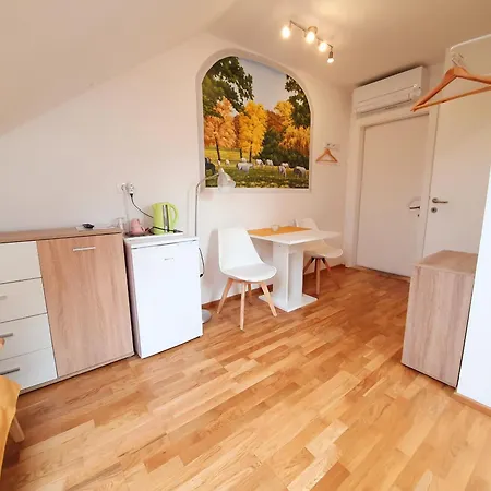 Teslova Bed & Breakfast