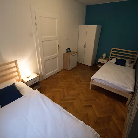 Teslova 3*