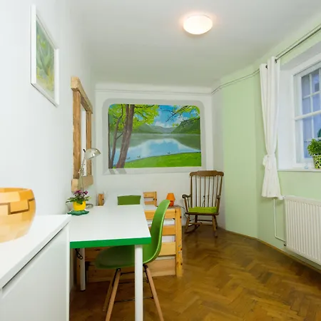 Teslova Frühstückspension 3*