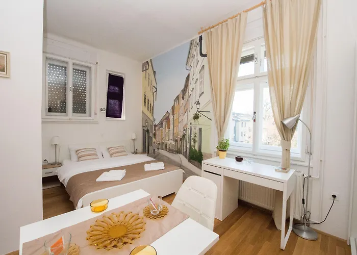 Teslova 3* Ljubljana