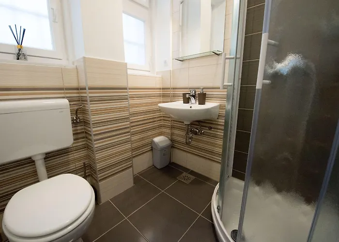 Teslova 3* Ljubljana