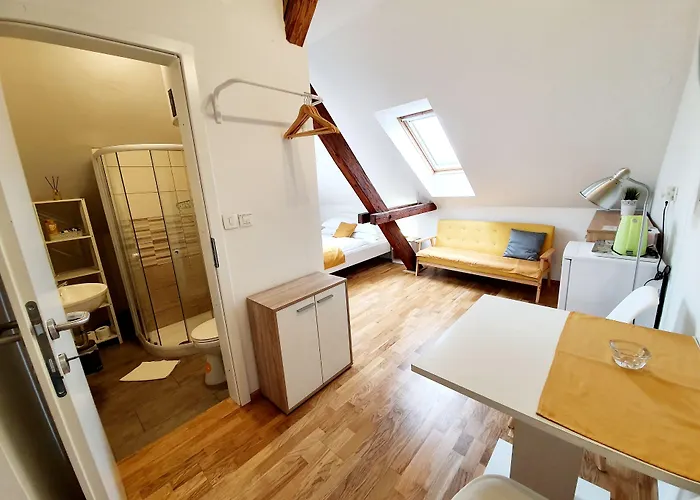 Teslova 3* Ljubljana